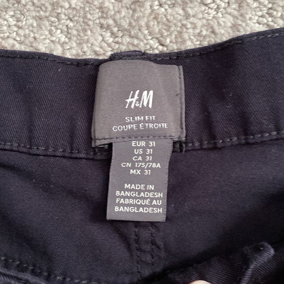 H & M Slim Fit Black shorts NWOT - Picture 3 of 8